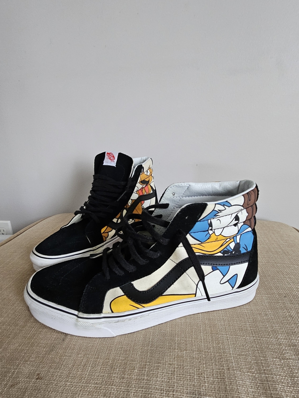 Vans Sk8-Hi Donald Duck Graphic High-Top Sneakers - Black/White/Yellow/Blue